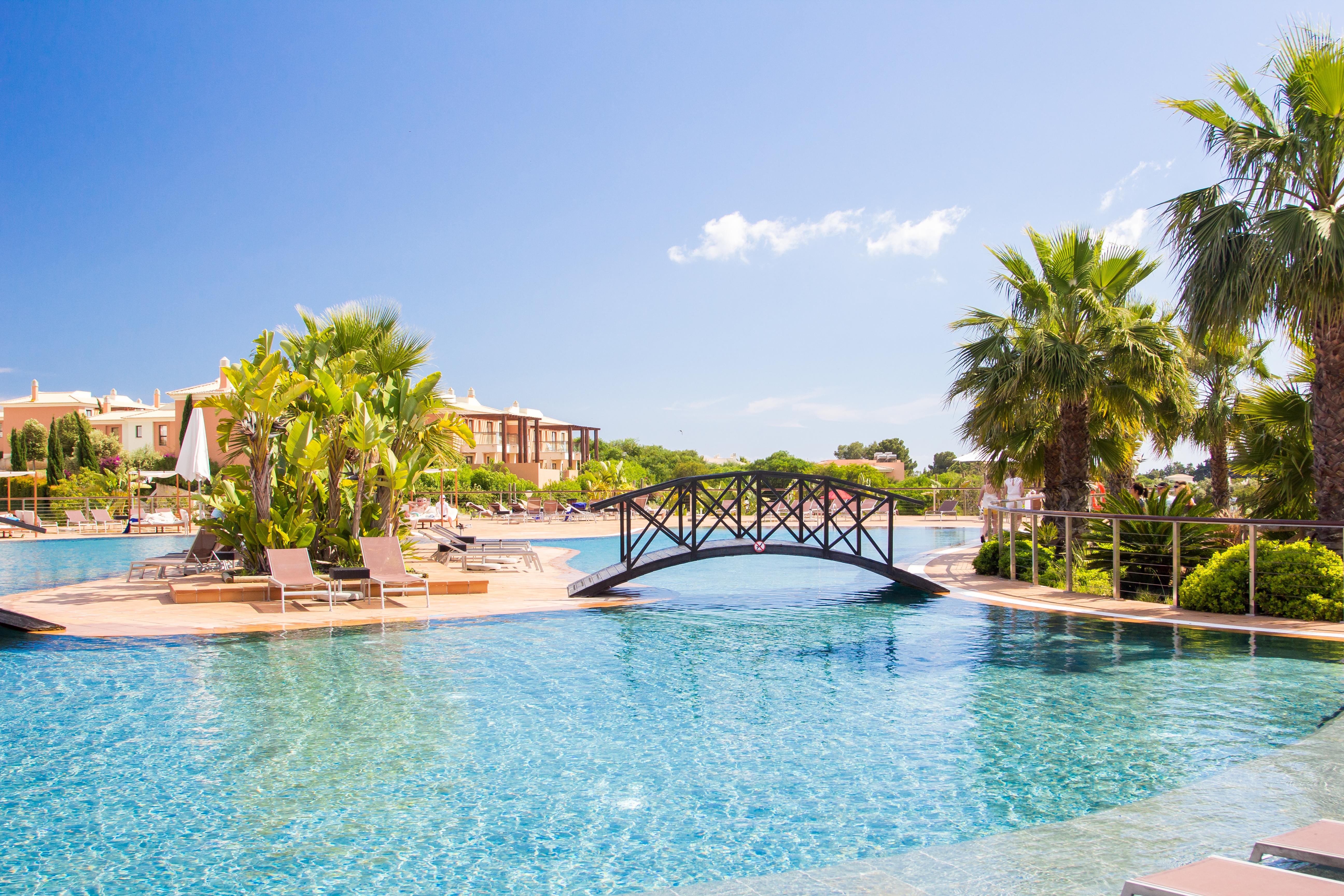 منتجع مونتي سانتو كارفويرو المظهر الخارجي الصورة The resort's lagoon