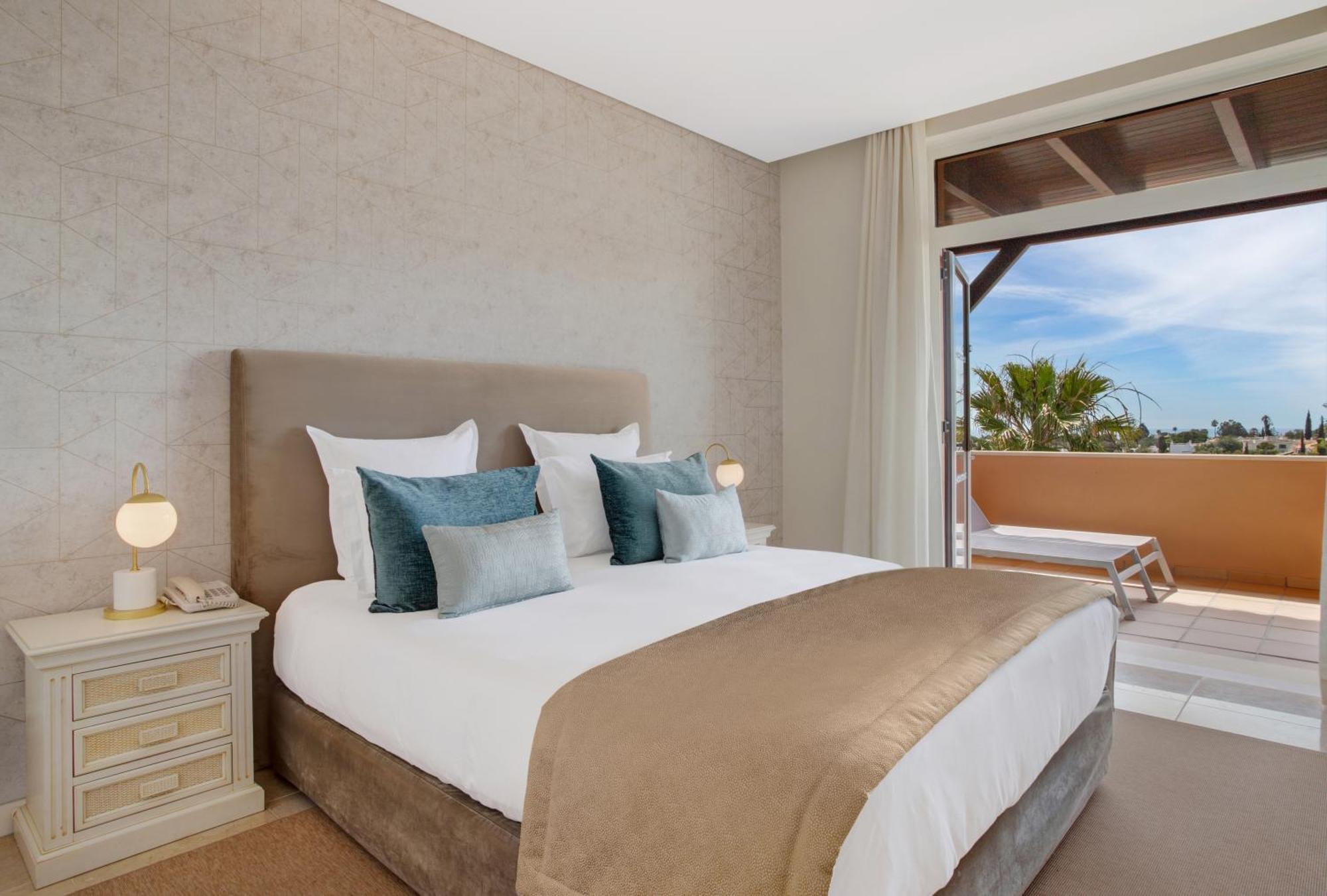 منتجع مونتي سانتو كارفويرو المظهر الخارجي الصورة A bedroom at the hotel