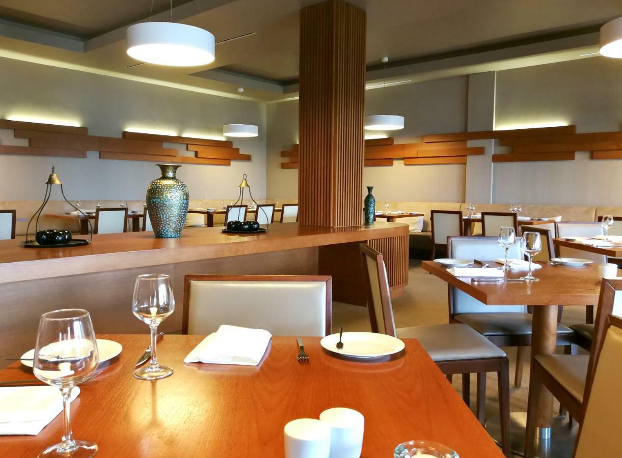 منتجع مونتي سانتو كارفويرو المظهر الخارجي الصورة Interior of the restaurant
